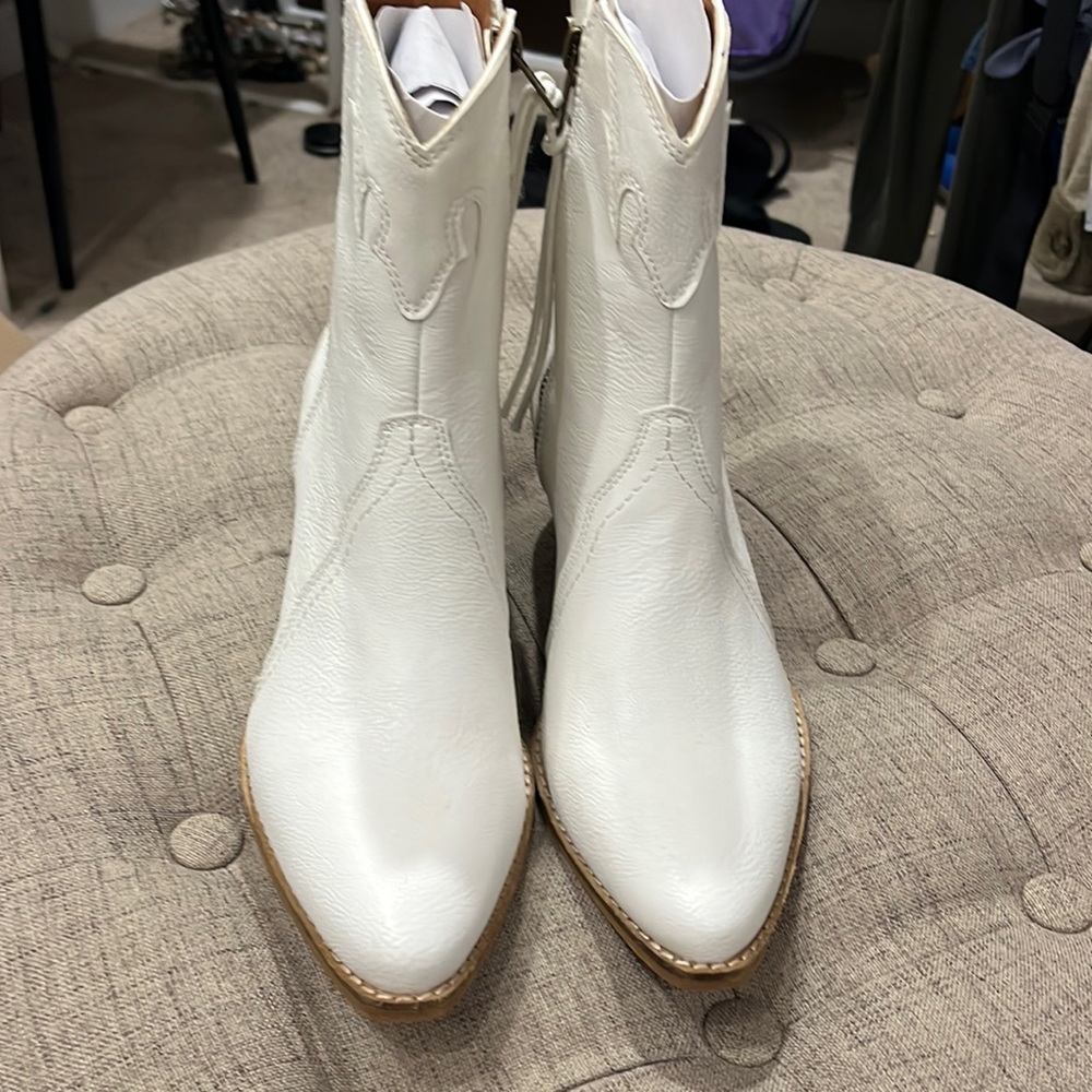 CCOCCI boutique booties sz 8 NEW